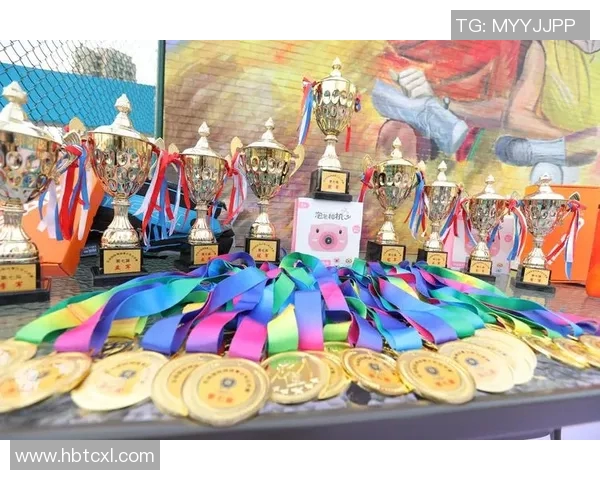 以奖杯为象征,探讨体育竞技中的荣耀与奋斗精神如何激励人心 以奖杯为象征,探讨体育竞技中的荣耀与奋斗精神如何激励人心