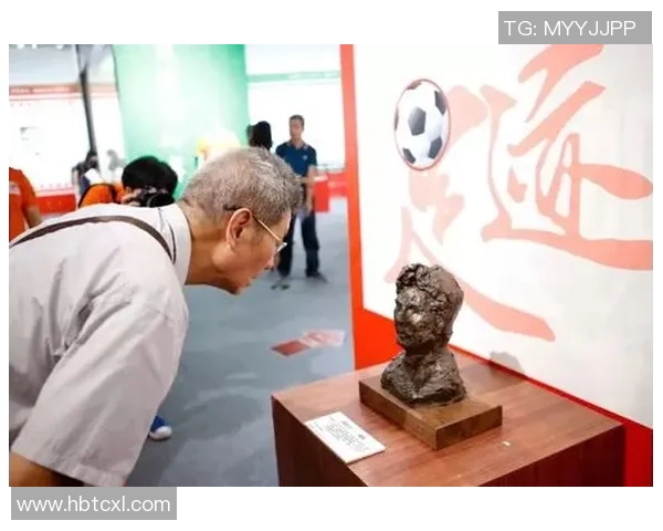 中国足球明星雕塑艺术展览揭幕展现足球文化与运动精神的完美结合 中国足球明星雕塑艺术展览揭幕展现足球文化与运动精神的完美结合